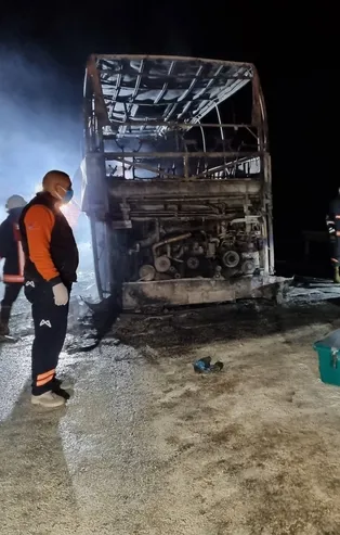 Mersin'deki otobüs kazası: 2'si şehit 3 ölü, 2 kayıp 33 yaralı