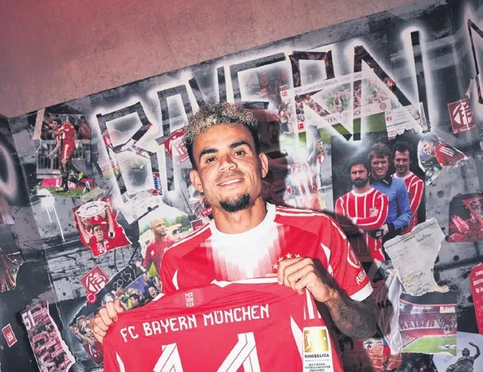 Luis Diaz imzayı attı