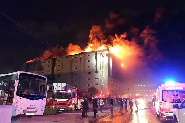Son dakika: Hadımköy'deki yangın kontrol altına alındı!-3