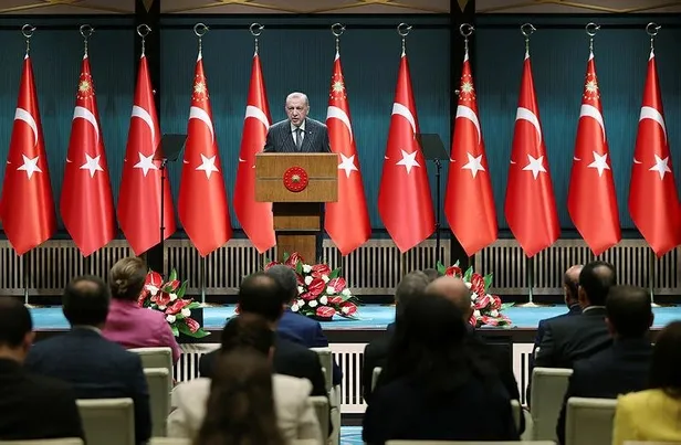 baskan-erdogandan-provokator-yunana-salvolar-atina-bizim-dengimiz-degil-diyerek-uyardi-turkiye-olarak-biz-bu-f-1664206297889.jpeg Başkan Erdoğan'dan provokatör Yunan'a salvolar! "Atina bizim dengimiz değil" diyerek uyardı: Türkiye olarak biz bu filmi seyrettik-4