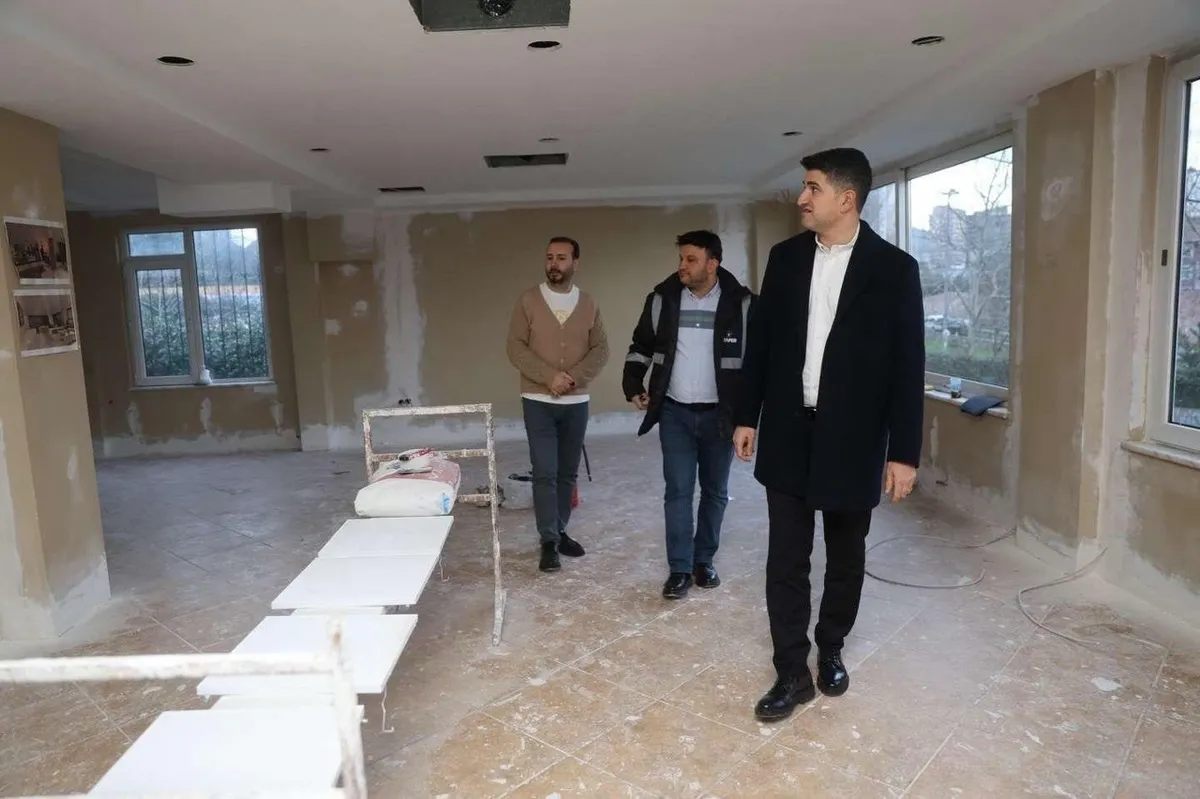 CHP'li Onursal Adıgüzel'i kendi belediyesi patlattı! "Tanımadığı" Murat Gerger'le görüntüleri çıktı | Hayali konteyner milyonluk rüşvet-4