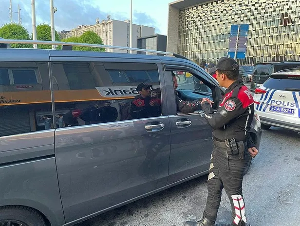 İstanbul'da "Huzur İstanbul" operasyonu: Aranan 700 kişi asayiş uygulamalarında yakalandı-2