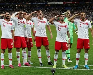 UEFAdan skandal karar! A Milli Takımın asker selamı soruşturma açıldı