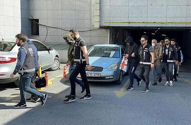 CHP’li Kadıköy Belediyesi'ndeki rüşvet ağı Maltepe'ye uzandı! Onlarca kişi için tutuklama talebi polisler belediye binasında-6