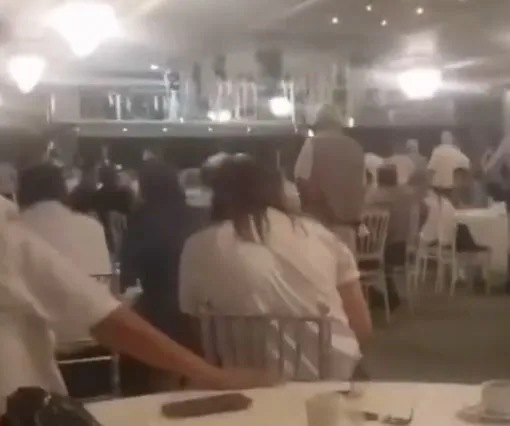 chpli-zeydan-karalarin-skandal-goruntuleri-ortaya-cikti-partilisini-boyle-tokatladi-1686405819580.jpg CHP'li Zeydan Karalar'ın skandal görüntüleri ortaya çıktı: Partilisini böyle tokatladı-3