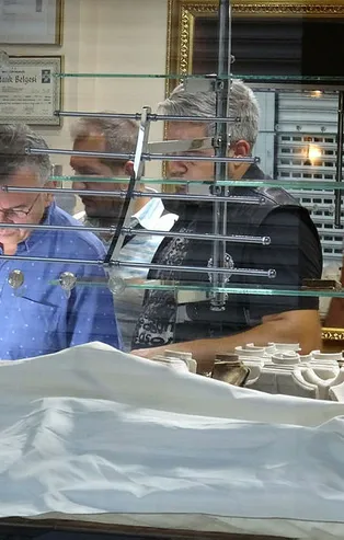 İzmir'de kuyumcu soygunu! Dükkana gelince şoku yaşadılar