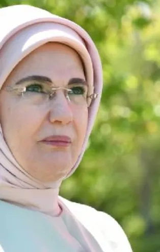 Emine Erdoğan'dan "Babalar Günü" mesajı