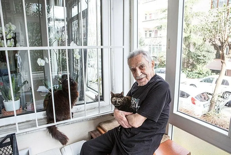 Aydemir Akbaş’tan acı haber!