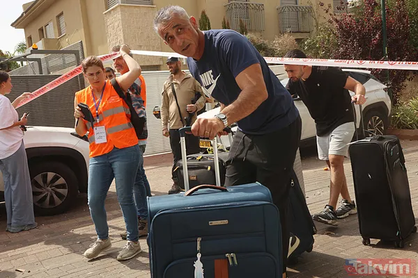 Siyonistler tası tarağı toplayıp kaçıyor! A Haber İsrail Tel Aviv'deki yıkımı görüntüledi... Binalar enkaza, araçlar hurda yığınına döndü - 14