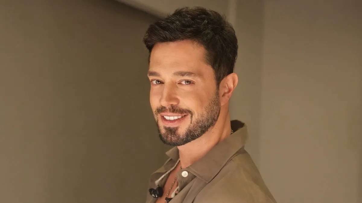 Murat Boz’un doğum günü pastası olay oldu: Yakın çevresiyle yeni yaşını kutladı