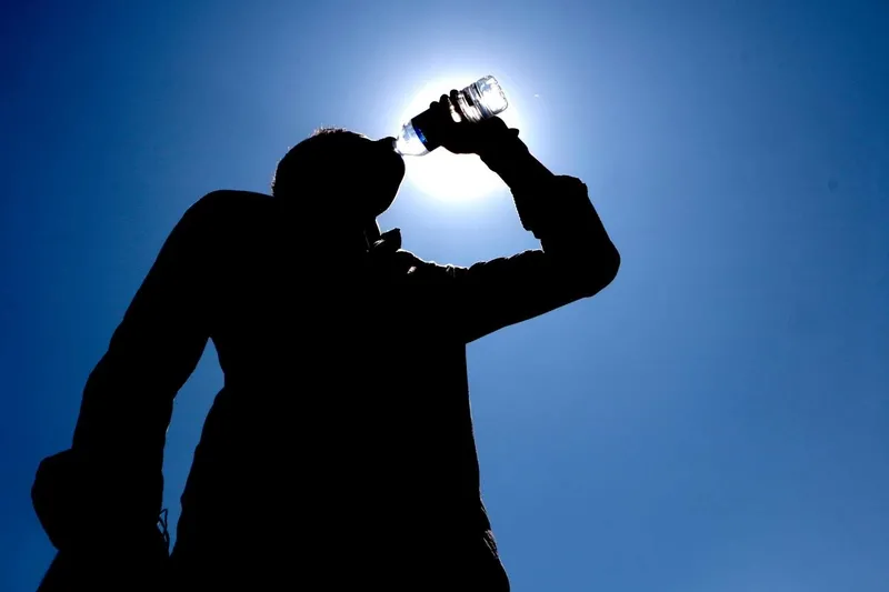 sicakliklar-8-derece-artacak-el-nino-kapida-son-140-yilin-en-guclusu-geliyor-1776053250029.jpeg Süper El Nino alarmı: NOAA yüzde 62 dedi, son 140 yılın en güçlüsü geliyor! Türkiye'yi nasıl vuracak?-14