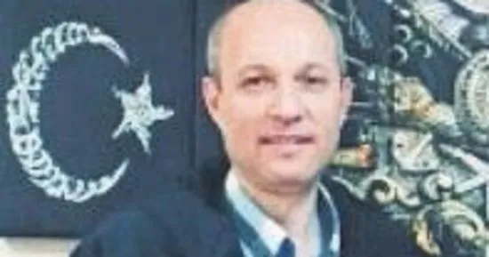 darbeci-deniz-kurmay-albay-cetin-ozakin-esinden-bile-sakladigi-sir-mahkemede-ortaya-cikti-1601277135869.jpg FETÖ'cü Deniz Kurmay Albay Çetin Özak’ın eşinden bile sakladığı sır mahkemede ortaya çıktı!-1