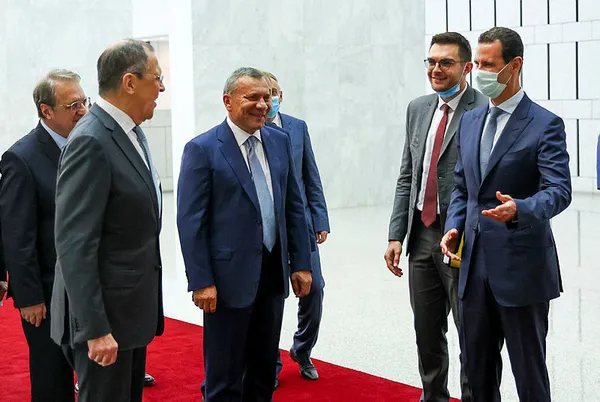 rusya-disisleri-bakani-lavrov-8-yil-sonra-ilk-kez-samda-esad-el-pence-divan-karsiladi-1599480926969.jpg Rusya Dışişleri Bakanı Lavrov 8 yıl sonra ilk kez Şam'da! Esad el pençe divan karşıladı-3