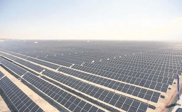 ibbnin-yuzde-40-ulastirma-zam-kararindan-sonra-taksiciler-taksimetre-ayari-icin-uzun-kuyruklar-olusturdu-1649449727425.jpeg İBB'nin yüzde 40 ulaştırma zam kararından sonra taksiciler taksimetre ayarı için uzun kuyruklar oluşturdu-4