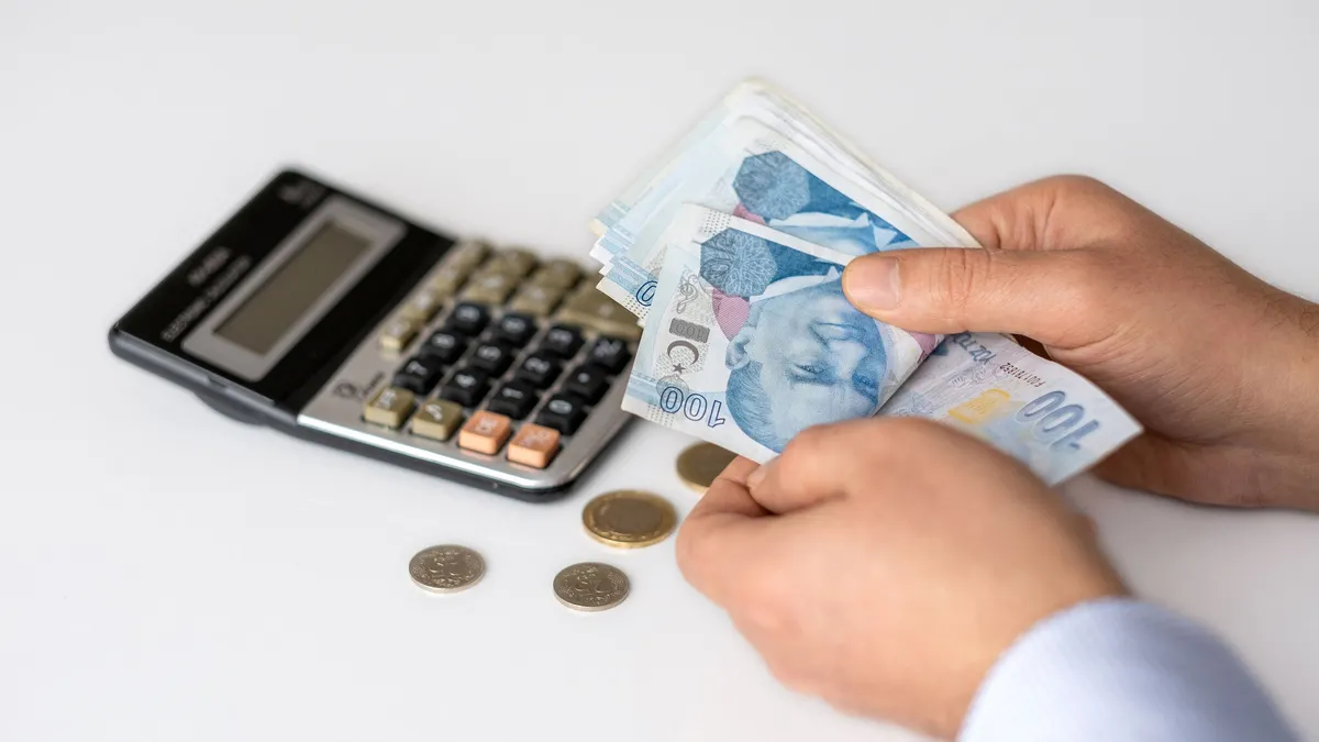 emekliye-yuksek-promosyon-firsati-1787257564514.jpg Emekli promosyonunda yarış kızıştı! Bankalardan 35 bin TL nakit, toplam 90 bin TL fırsat-5