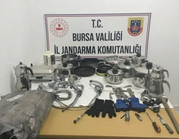 Bursa'da villalardan eşya çalan hırsızlar yakalandı-2