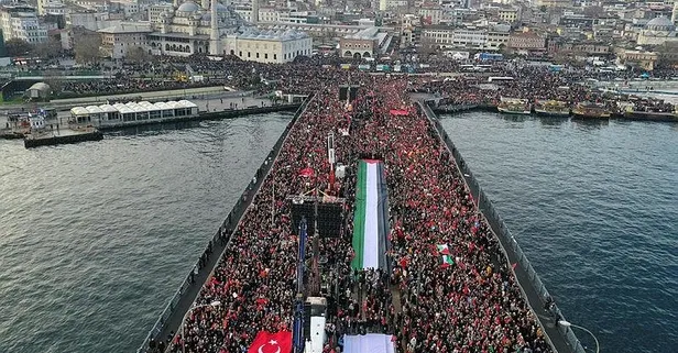 Yeni yılın ilk gününde tarihi yürüyüş: Şehitlerimize Rahmet, Filistin’e Destek, İsrail’e Lanet