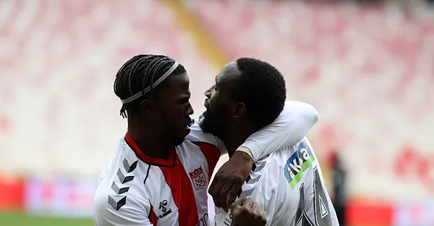 Gol düellosu Yiğidoların! Sivasspor Hatayspor'u 3-2 yendi MAÇ SONUCU