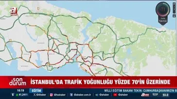 İstanbul'da yağış trafiği kilitledi