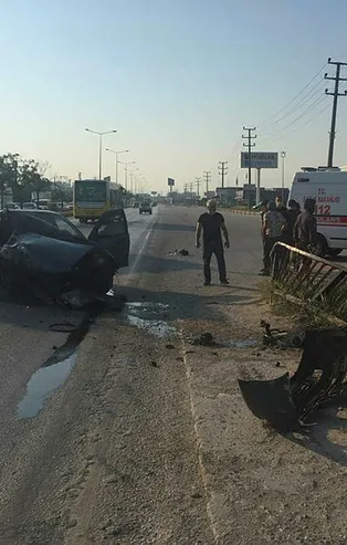 Bursa'da korkunç kaza! Araç bariyerlere girdi