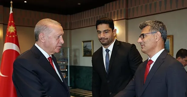 Külliye'de önemli kabul: Başkan Erdoğan olimpiyatlarda başarılı olan sporcular ile keskin nişancıları ağırladı