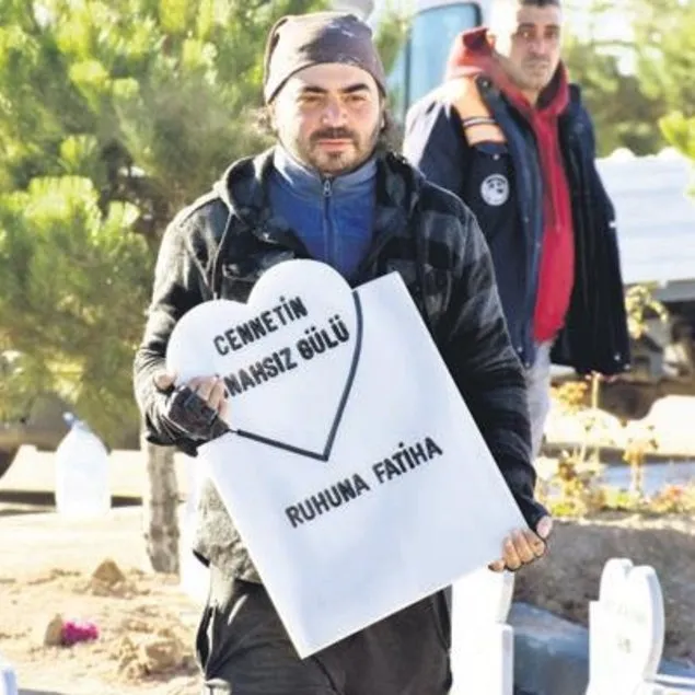 Kalbe işleyen mezar