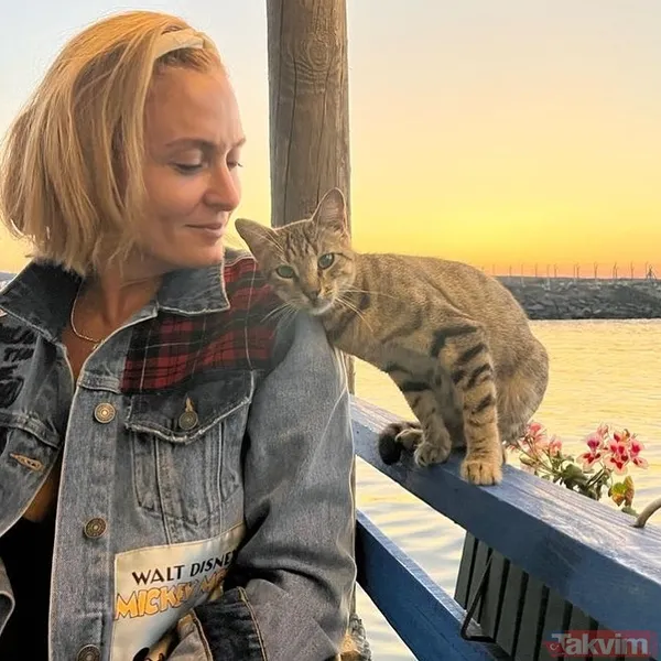 2 çocuk annesi Ceyda Düvenci’den sarıp sarmalayıp paylaştı! 8 yıllık eşi Bülent Şakrak’tan tek celsede boşanmıştı! “Telaş, uykusuzluk, endişe...” - 3