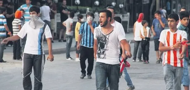 Kaos kol geziyor