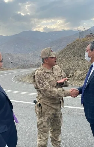 PKK'nın CHP sorumlusu Sezgin Tanrıkulu ve Özgür Özel'den 'katil' dedikleri Mehmetçik'e göstermelik ziyaret