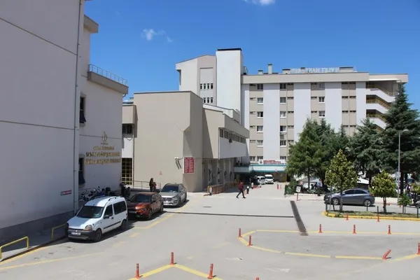 22-yasindaki-genc-kiz-karin-agrilari-nedeniyle-hastaneye-gitti-karnindan-5-kiloluk-kitle-cikti-1653720638747.jpg 22 yaşındaki genç kız karın ağrıları nedeniyle hastaneye gitti karnından 5 kiloluk kitle çıktı-4