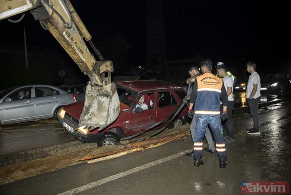 Ankara'daki sağanak yağış hayatı felç etti! Otobüsler ve insanlar mahsur kaldı! Mansur Yavaş'a tepki yağdı - 8