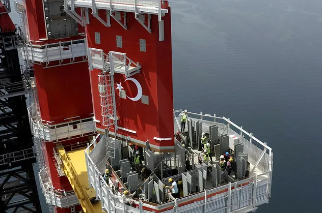 Tamamlandığında dünyanın en büyüğü olacak! Çanakkale Köprüsü'nün 318 metrelik ayaklarında zorlu mesai