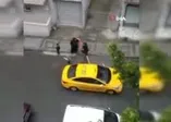 Kocaeli Çayırova'da pes dedirten olay! Taksicinin araçtan attığı kadın sokakta doğum yaptı | VİDEO