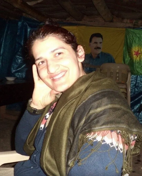 son-dakika-semra-guzelin-kacis-plani-fuhus-sebekesinin-pesine-takilmis-1662632008302.jpg Son dakika: Semra Güzel'in kaçış planı: Fuhuş şebekesinin peşine takılmış-3