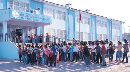 PKK’nın yaktığı okullar çiçek açtı-3