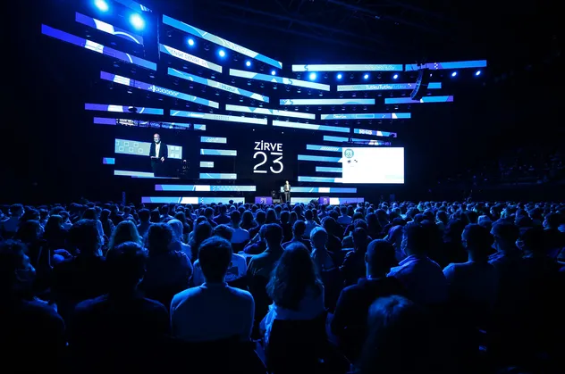 Zirve 23 15 Ekim 2022 Cumartesi günü Volkswagen Arena'da gençlerle buluşuyor