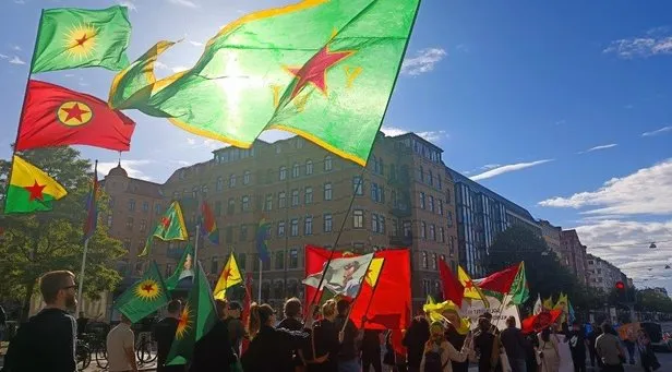 İsveç bu kafayla NATO'ya giremezsin! PKK/YPG yandaşları Göteborg'da gösteri yaptı-5