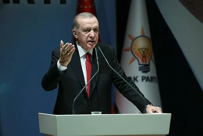 ozgur-ozelin-kadinlar-uzerinden-giristigi-algisi-patladi-baskan-erdogan-rakamlarla-aciklamisti-aile-kavraminda-1701780595002.jpeg Özgür Özel'in "kadınlar" üzerinden giriştiği algısı patladı! Başkan Erdoğan rakamlarla açıklamıştı... Aile kavramından rahatsız oldu-4