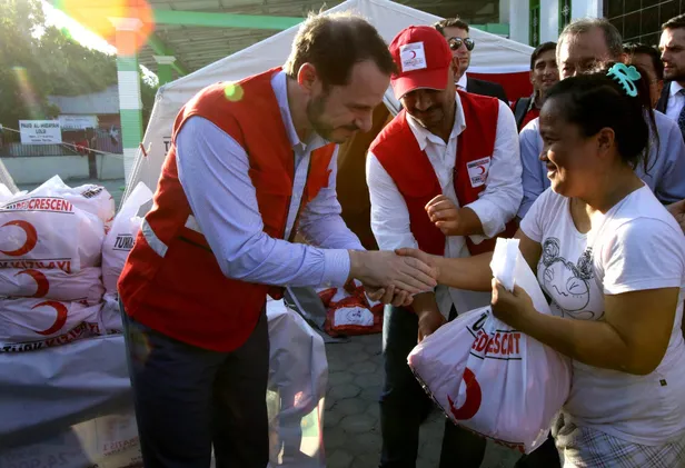 Bakan Albayrak'tan Endonezya'daki felaketzedelere yardım eli-3
