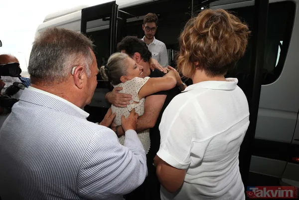 Aylar sonra Türkiye'ye dönen Hakan Atilla'nın karşılanmasında duygu dolu anlar yaşandı - 4