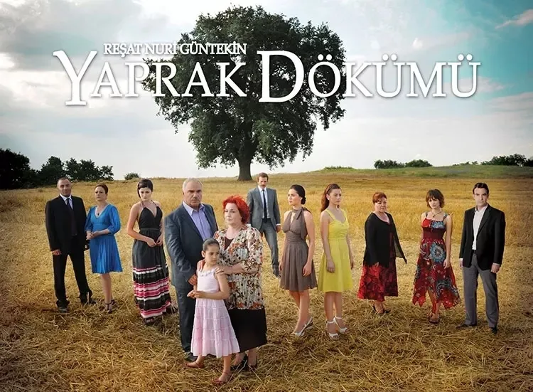 18-yil-sonra-ortaya-cikti-yaprak-dokumunde-seyirciye-yok-daha-neler-dedirtecek-hata-1723119693938.jpeg 18 yıl sonra ortaya çıktı! Yaprak Dökümü'nde seyirciye yok daha neler dedirtecek hata-3