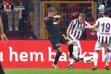 VAR’da uzun inceleme! Hakemden ofsayt kararı