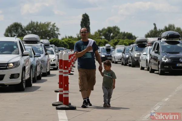 Kapıkule Sınır Kapısı'nda gurbetçi yoğunluğu - 21