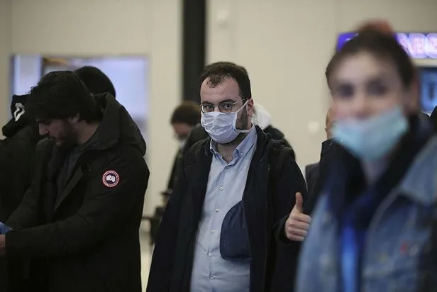 İngiltere'deki Türk vatandaşlarını taşıyan uçak İstanbul'a geldi: Türkiye kadar ciddiye alan yok-5