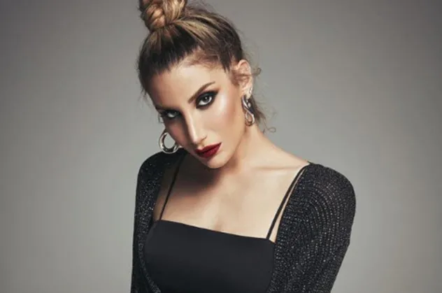 İrem Derici'nin makyajsız hali görenleri şaşkına çevirdi