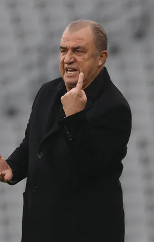 Galatasaray'da 2020'den sonra 2021 de hüsranla bitti! Kupa kazanamıyor...