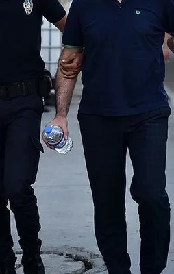 Evinden ABD bayrağı çıktı!