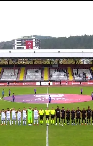Ziraat Türkiye Kupası Kastamonuspor - 24 Erzincanspor maçında sahaya davetsiz misafir girdi