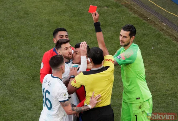 Messi ve Medel fena kapıştı! Kırmızı kartlar havada uçuştu - 40