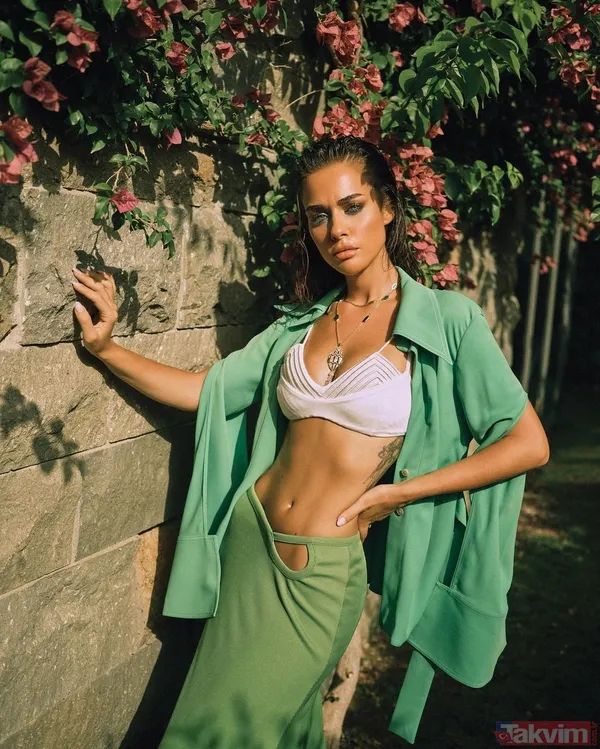 Bensu Soral’dan gece yarısı havuz başı pozu! Gören dönüp bir daha baktı yorumların ardı arkası kesilmedi - 16